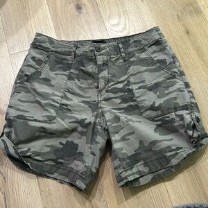 Sanctuary Camo Women’s Shorts